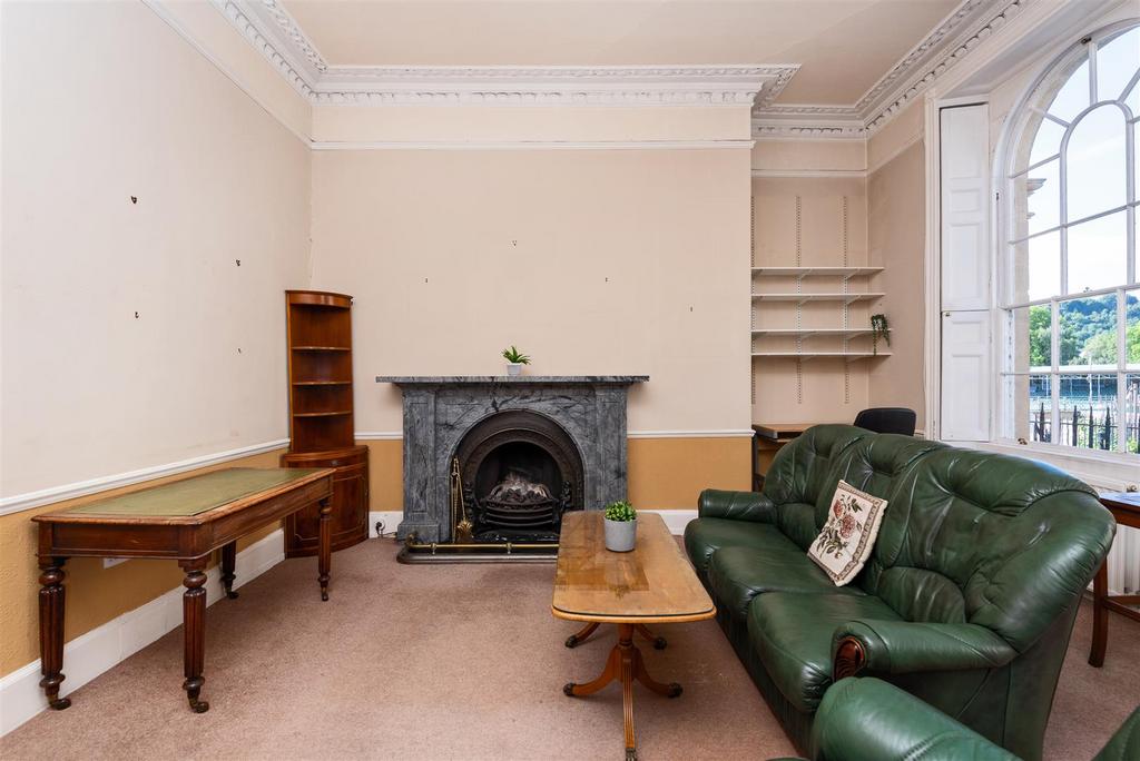 Flat 2, 7 Johnstone Street-2.jpg