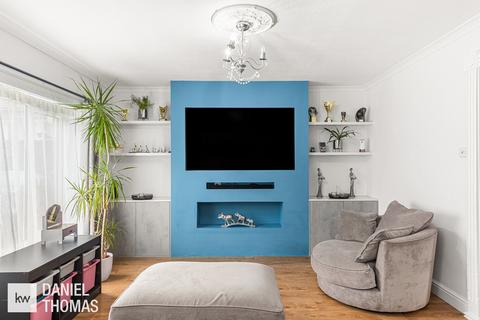 3 bedroom terraced house for sale, Badburgham Court, Waltham Abbey, EN9