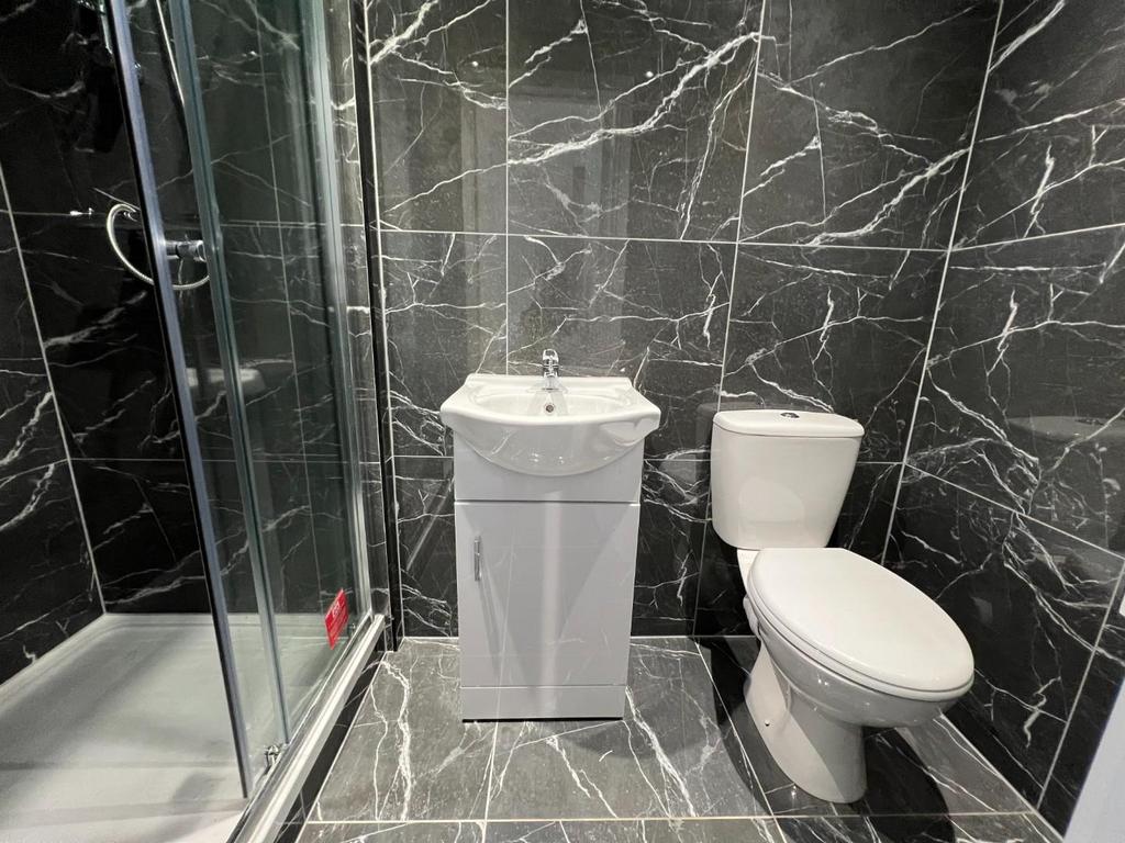 Shower Room.jpeg