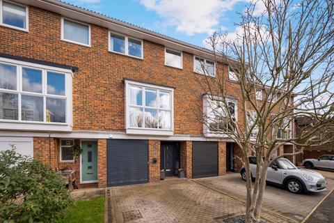 4 bedroom terraced house for sale, Wynton Grove, Walton-on-Thames, KT12