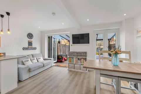 4 bedroom terraced house for sale, Wynton Grove, Walton-on-Thames, KT12