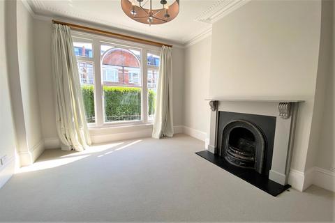 2 bedroom apartment to rent, Bovingdon Road, SW6