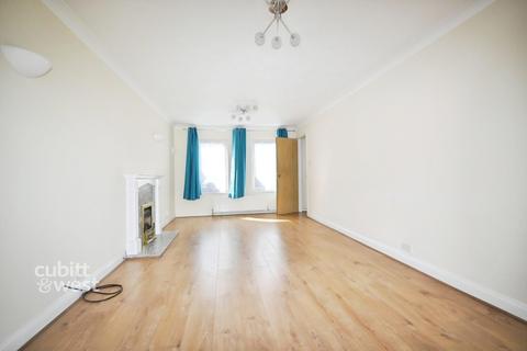 4 bedroom detached house to rent, Coronet Close, Crawley, RH10