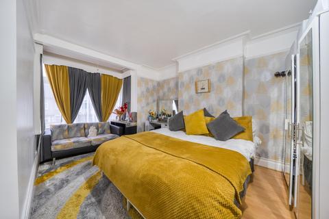 4 bedroom semi-detached house for sale, Nibthwaite Road, Harrow