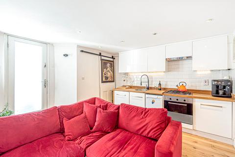1 bedroom property to rent, Queen Mary Road, London, SE19