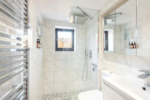 1 bedroom property to rent, Queen Mary Road, London, SE19