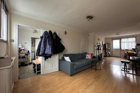 undefined, Pointalls Close, London, N3
