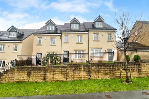 3 bedroom townhouse for sale, Brompton Drive, Bradford BD10