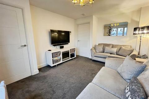 3 bedroom townhouse for sale, Brompton Drive, Bradford BD10