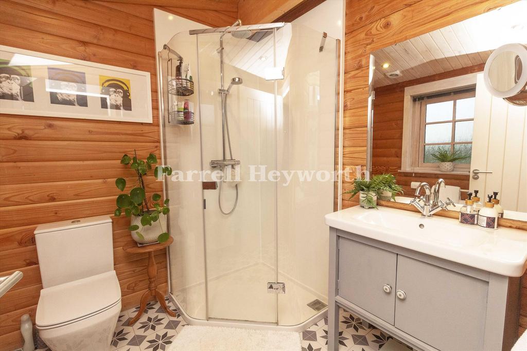 Bedroom 1 En Suite