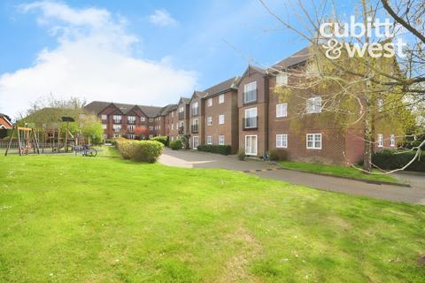 2 bedroom apartment to rent, Newbury Road, Crawley, RH10 7SP