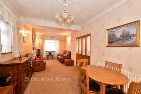 undefined, Woodfield Way, Hornchurch RM12