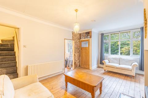 3 bedroom terraced house to rent, Pasture Street, Leeds LS7