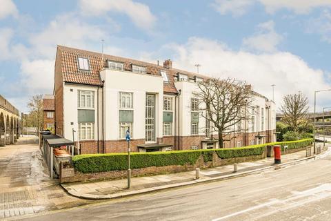 2 bedroom flat to rent, Shirehall Lane, London NW4