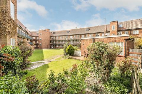 2 bedroom flat to rent, Shirehall Lane, London NW4