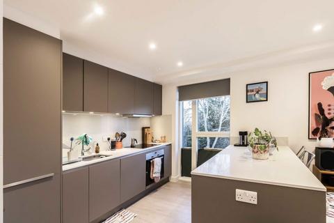 2 bedroom flat to rent, Churchwood Gardens, London SE23