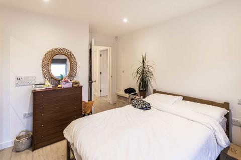2 bedroom flat to rent, Churchwood Gardens, London SE23