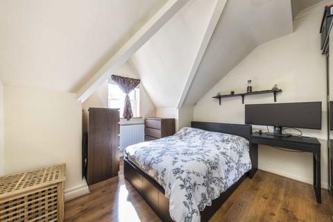 2 bedroom flat to rent, Codrington Hill, London SE23