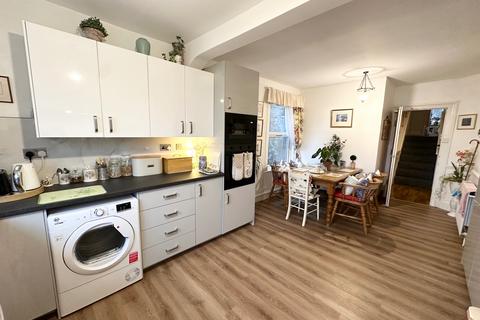 1 bedroom in a house share to rent, London E11
