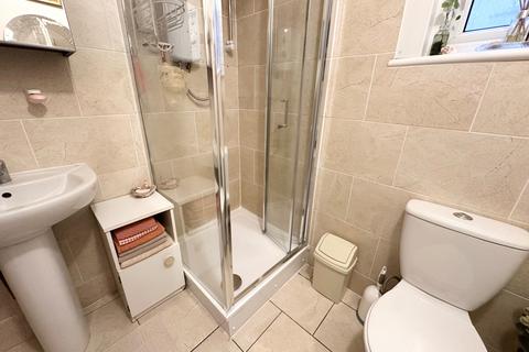 1 bedroom in a house share to rent, London E11