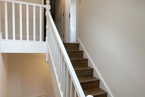 3 bedroom apartment to rent, Brixton Hill, London, SW2