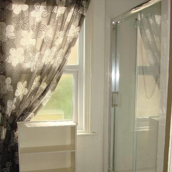 93818 151561 Shower room .jpg