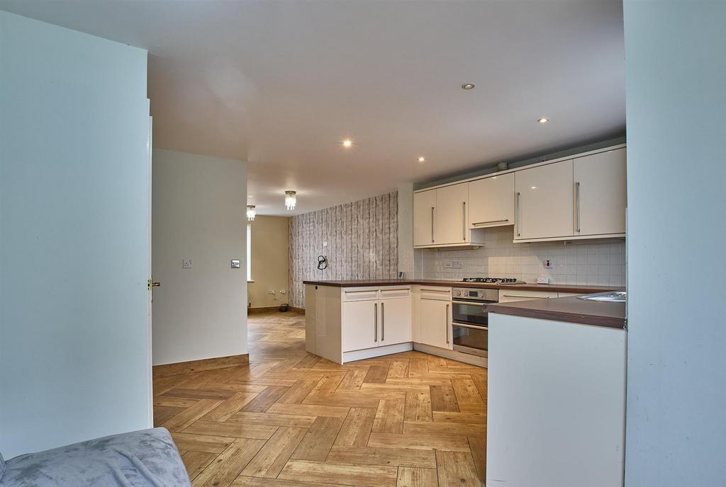 De Havilland Way 10.jpg