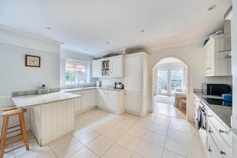 undefined, Saunders Lane, Surrey GU22