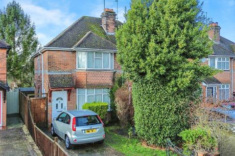 3 bedroom semi-detached house for sale - Elgar Road South, Berkshire RG2