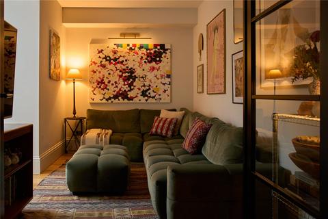 2 bedroom terraced house for sale, Montague Road, London, E8