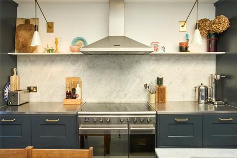 2 bedroom terraced house for sale, Montague Road, London, E8