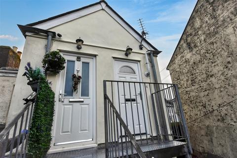 1 bedroom flat for sale, 74 Higher Fore Street, Redruth