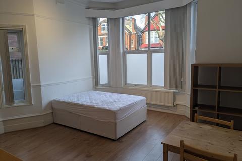 undefined, Princes Avenue, Muswell Hill, N10