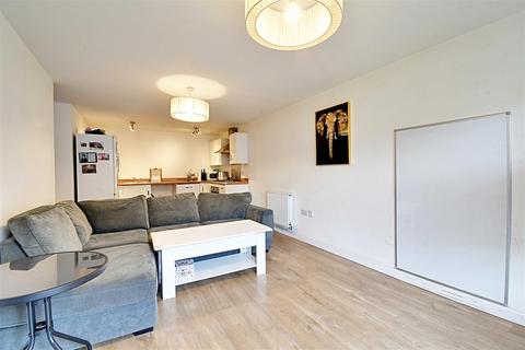 2 bedroom flat for sale, Kingsmead Court, Hertford SG13