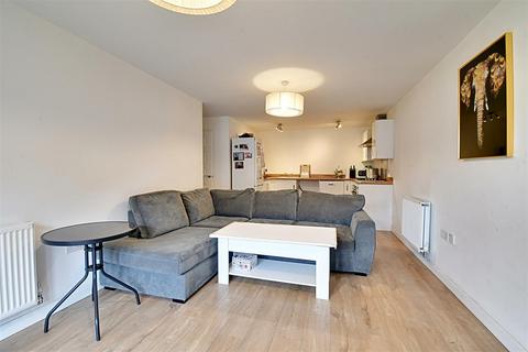 2 bedroom flat for sale, Kingsmead Court, Hertford SG13