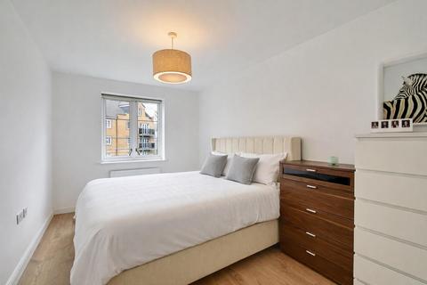 2 bedroom flat for sale, Kingsmead Court, Hertford SG13