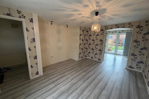 3 bedroom detached house to rent, Swan Mead, Luton, LU4