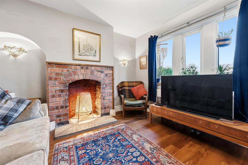 Sitting Room - fireplace.jpg