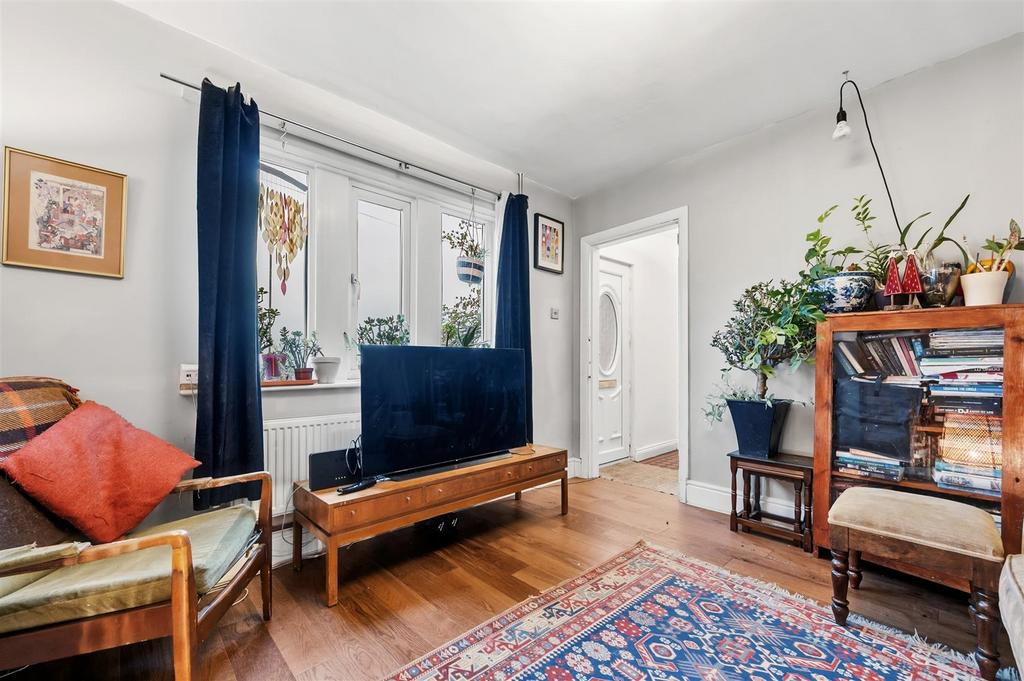 Sitting Room to entrance hallway.jpg