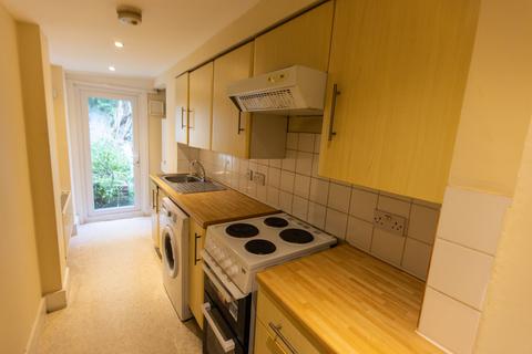 5 bedroom terraced house to rent, Hollingdean Road, Brighton BN2