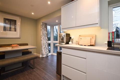 4 bedroom semi-detached house for sale, Lancaster Road, St Leonards-On-Sea