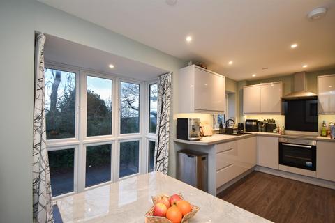 4 bedroom semi-detached house for sale, Lancaster Road, St Leonards-On-Sea