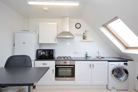 1 bedroom flat to rent, Station Road, Edgware, HA8