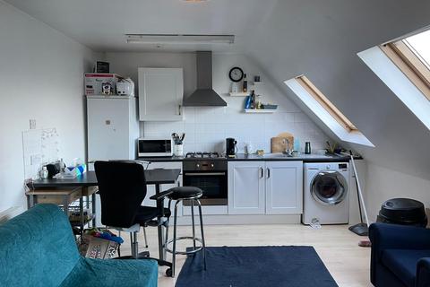 1 bedroom flat to rent, Station Road, Edgware, HA8