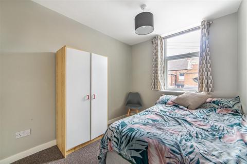 undefined, Heaton Grove, Heaton, NE6