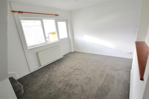 3 bedroom end of terrace house for sale, Dove Court, Hatfield