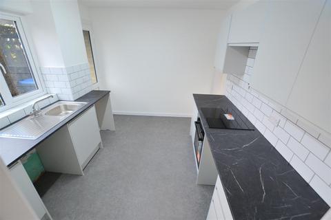 3 bedroom end of terrace house for sale, Dove Court, Hatfield