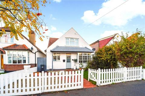 4 bedroom terraced house to rent, Carrington Avenue, Hounslow, TW3