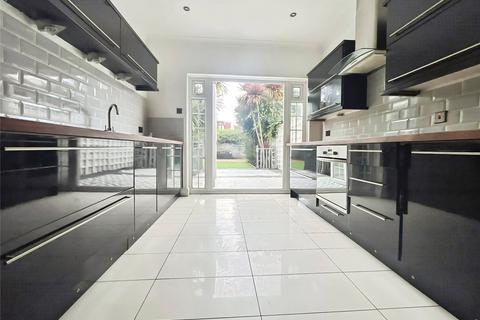 4 bedroom terraced house to rent, Carrington Avenue, Hounslow, TW3