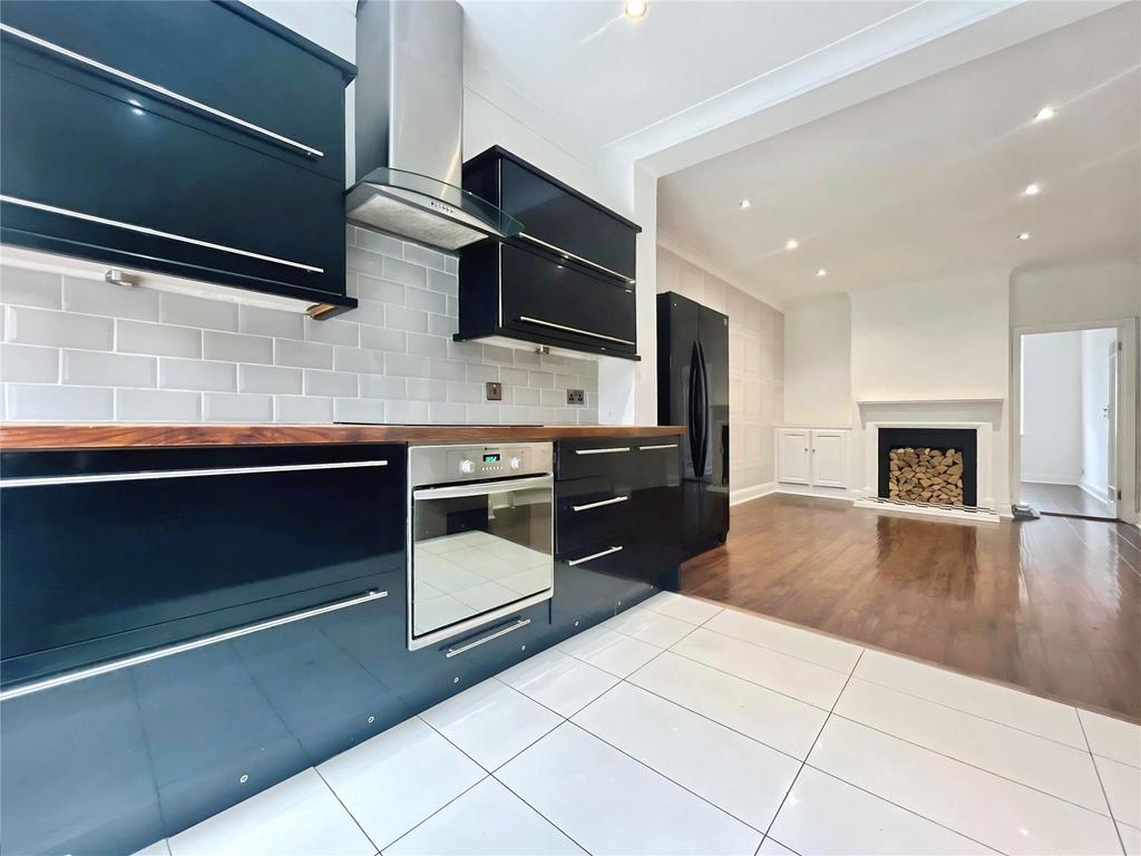 Kitchen/Dining